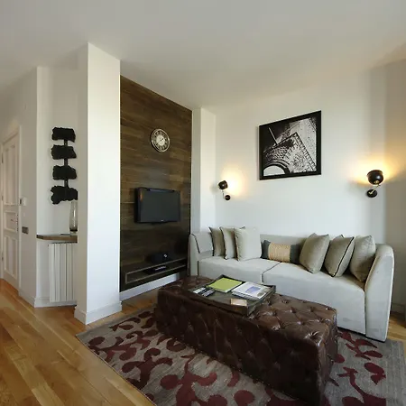 Urban Aparthotel 4*