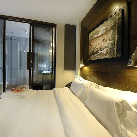 Urban Aparthotel 2*