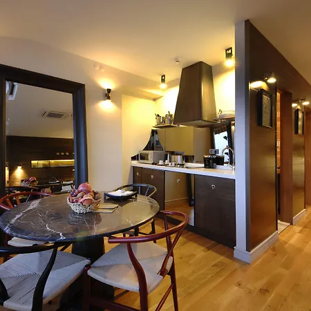 Aparthotel Urban